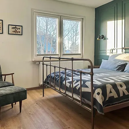 Spacious With Garden On Amrum בית נופש